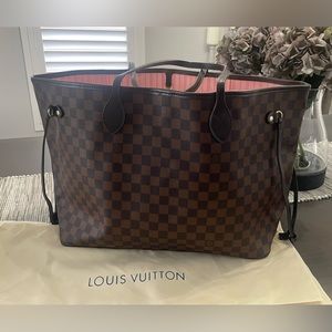 ⭐️New⭐️ Large Tote and Dust bag